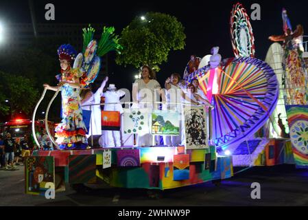 10. Februar 2024, Rio de Janeiro, Rio de Janeiro, Brasilien: RIO DE JANEIRO (RJ), 10.2.2024-CARNAVAL-DESFILE-SAPUCAI-RJ - Konzentration und Beginn der Parade der Samba-Schule Arranco, die an diesem Samstag, 10. (Foto: Fausto Maia/Thenews2/Zumapress) (Foto: © Fausto Maia/TheNEWS2 via ZUMA Press Wire) NUR REDAKTIONELLE VERWENDUNG! Nicht für kommerzielle ZWECKE! Stockfoto