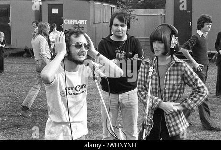 Kiki Dee mit DJ Kenny Everett, bevor er 9/1976 beim Queen Hyde Park Konzert vorspielte Stockfoto