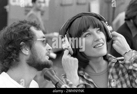 Kiki Dee mit DJ Kenny Everett, bevor er 9/1976 beim Queen Hyde Park Konzert vorspielte Stockfoto