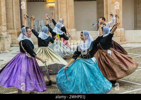 Baile de boleros tradicionales mallorquines Stockfoto