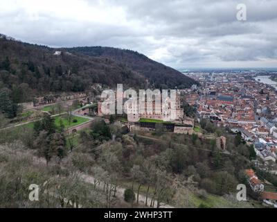 Luftaufnahme der Heidelberger Burg von einer Drohne Stockfoto