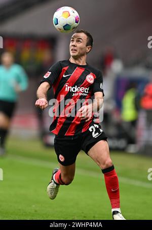 10. Februar 2024, Hessen, Frankfurt/Main: Fußball: Bundesliga, Eintracht Frankfurt - VfL Bochum, 21. Spieltag im Deutsche Bank Park. Frankfurter Mario Götze in Aktion. Foto: Arne Dedert/dpa - WICHTIGER HINWEIS: Gemäß den Vorschriften der DFL Deutschen Fußball-Liga und des DFB Deutschen Fußball-Bundes ist es verboten, im Stadion und/oder im Spiel aufgenommene Fotografien in Form von sequenziellen Bildern und/oder videoähnlichen Fotoserien zu verwenden oder zu verwenden. Stockfoto