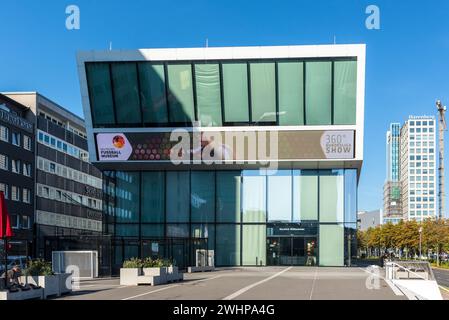 Dortmund, Deutschland - 14. August 2022: Das Deutsche Fußballmuseum in Dortmund, Nordrhein-Westfalen, Deutschland, Europa. Stockfoto