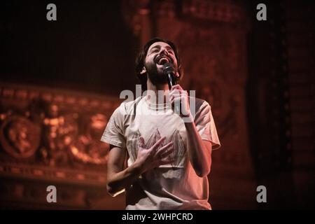 Salvador Sobral tritt am 8. Februar 2024 im Gran Teatre del Liceu in Barcelona auf. Fotograf: Ale Espaliat Stockfoto