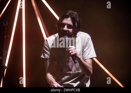 Salvador Sobral tritt am 8. Februar 2024 im Gran Teatre del Liceu in Barcelona auf. Fotograf: Ale Espaliat Stockfoto