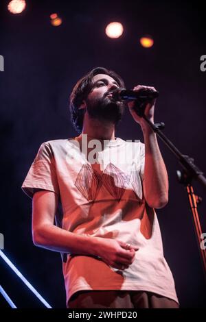 Salvador Sobral tritt am 8. Februar 2024 im Gran Teatre del Liceu in Barcelona auf. Fotograf: Ale Espaliat Stockfoto