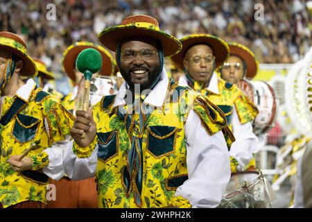 ao Paulo, Brasilien, am 10. Februar 2024. Mocidade Alegre zieht am 10. Februar 2024 im Rahmen der Paraden der Samba-Schulen in Sao Paulo, Brasilien, am Sambodromo do Anhembi in Sao Paulo vor. (Foto: Pedro Paulo Diaz/Thenews2/NurPhoto) Credit: NurPhoto SRL/Alamy Live News Stockfoto