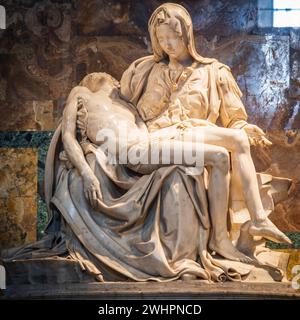 Pietà del Vaticano, Marmorskulpturengruppe von Michelangelo, päpstlicher Petersdom, Staat Vatikanstadt, Rom, Latium, Italien Stockfoto