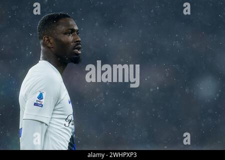 Inters französischer Stürmer Marcus Thuram sieht beim Fußballspiel der Serie A zwischen AS Roma und Inter am 10. Februar 2024 im Olimpico-Stadion in Rom, Italien. Stockfoto