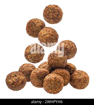 Falafel-Kugeln isoliert auf weißem Hintergrund, volle Schärfentiefe Stockfoto