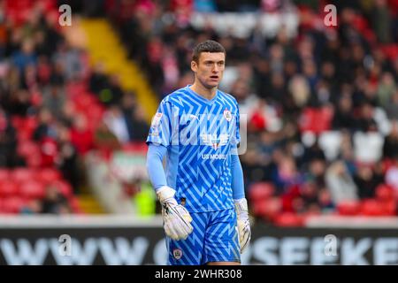 Oakwell Stadium, Barnsley, England - 10. Februar 2024 Liam Roberts Torhüter von Barnsley - während des Spiels Barnsley gegen Leyton Orient, Sky Bet League One, 2023/24, Oakwell Stadium, Barnsley, England - 10. Februar 2024 Credit: Mathew Marsden/WhiteRosePhotos/Alamy Live News Stockfoto