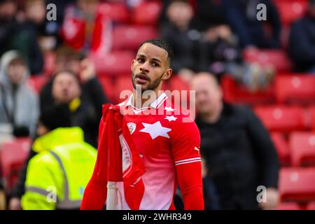 Oakwell Stadium, Barnsley, England - 10. Februar 2024 Barry Cotter (17) von Barnsley - während des Spiels Barnsley gegen Leyton Orient, Sky Bet League One, 2023/24, Oakwell Stadium, Barnsley, England - 10. Februar 2024 Credit: Mathew Marsden/WhiteRosePhotos/Alamy Live News Stockfoto