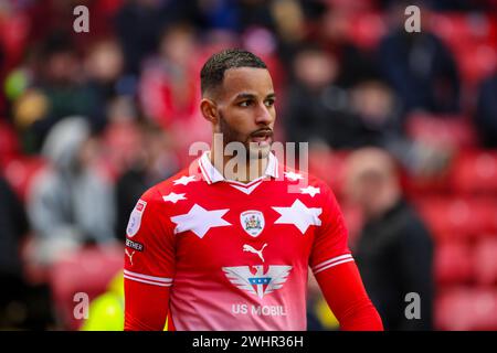 Oakwell Stadium, Barnsley, England - 10. Februar 2024 Barry Cotter (17) von Barnsley - während des Spiels Barnsley gegen Leyton Orient, Sky Bet League One, 2023/24, Oakwell Stadium, Barnsley, England - 10. Februar 2024 Credit: Mathew Marsden/WhiteRosePhotos/Alamy Live News Stockfoto