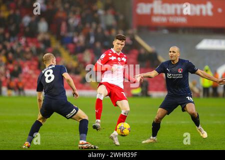 Oakwell Stadium, Barnsley, England - 10. Februar 2024 Conor Grant (11) von Barnsley auf dem Ball - während des Spiels Barnsley gegen Leyton Orient, Sky Bet League One, 2023/24, Oakwell Stadium, Barnsley, England - 10. Februar 2024 Credit: Mathew Marsden/WhiteRosePhotos/Alamy Live News Stockfoto