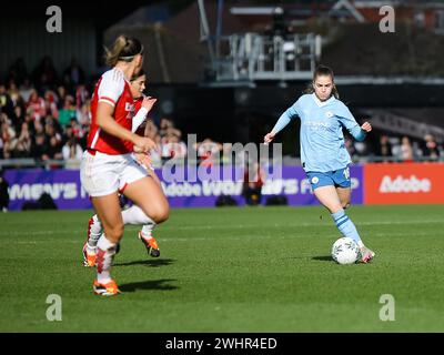 Borehamwood, Großbritannien. Februar 2024. Borehamwood, England, 11. Februar 2024: Jess Park (16 Manchester City) in Aktion während des Adobe Womens FA Cup Spiels zwischen Arsenal und Manchester City im Mangata Pay UK Stadium (Meadow Park) in Borehamwood, England. (Jay Patel/SPP) Credit: SPP Sport Press Photo. /Alamy Live News Stockfoto