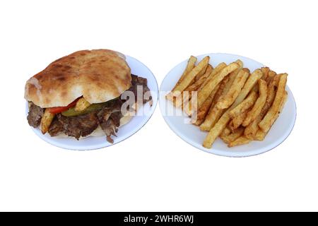 döner-döner-Sandwich und Pommes Frites, isoliert auf weißem Hintergrund Stockfoto