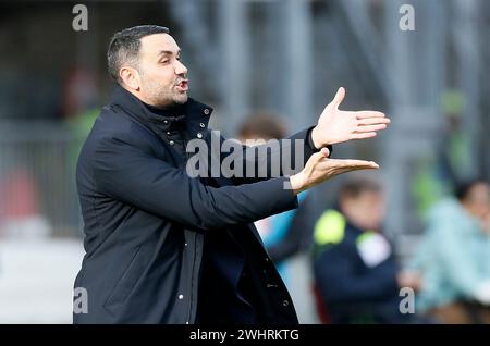 Foto Alberto Mariani/LaPresse 11. Februar 2024 - Monza Brianza, Italia - Sport, calcio - Monza vs Hellas Verona - Campionato italiano di calcio Serie A Tim 2023/2024 - Stadio U-Pouwer. Nella Foto: Raffaele Palladino - Allenatore 11. Februar 2024 Monza Brianza Italien - Sport, Fußball - Monza vs Hella Verona - italienische Serie A timFootball Championship 2023/2024 - Stadio U-PouwerStadium. Im Bild: Stockfoto