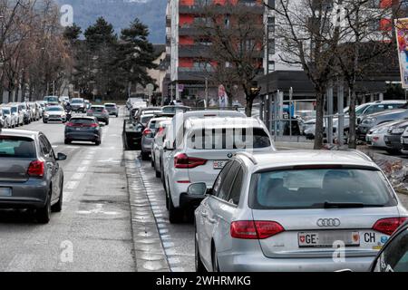 © PHOTOPQR/LE DAUPHINE/Grégory YETCHMENIZA ; Saint-Julien-en-Genevois ; 11/02/2024 ; Gaillard, le 11 février. Kommentar les maires luttent contre ces faux résidents secondaires, des suisses qui vivent en France sans y être déclarés et qui engendrent un gros manque à gagner pour les communes. Foto: Grégory Yetchmeniza/Le Dauphiné Libéré France, 11. februar 2024 Bericht: Wie Bürgermeister gegen diese falschen Zweitbewohner kämpfen, Schweizer, die in Frankreich leben, ohne dort deklariert zu werden und den Gemeinden einen großen Einkommensverlust verursachen. Auf unserem Foto: - Gaillard, einer der Munici Stockfoto