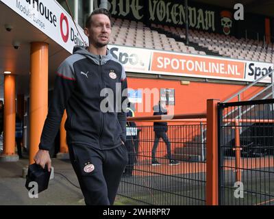 VOLENDAM – Luuk de Jong vom PSV Eindhoven kommt am 11. Februar 2024 im Kras-Stadion in Volendam, Niederlande, während des niederländischen Eredivisie-Spiels zwischen dem FC Volendam und PSV beim FC Volendam an. ANP GERRIT VAN KÖLN Stockfoto