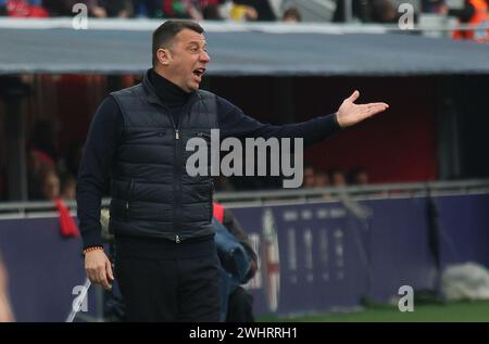 Bologna, Italien. Februar 2024. Foto Michele Nucci/LaPresse 11. Februar 2024, Bologna, Italia Sport, calcio. Bologna f.c. vs. u.s. Lecce - Campionato di calcio Serie A TIM 2023/2024 - stadio Renato Dall'Ara Nella Foto: Roberto D'Aversa (US Lecce) Foto: Michele Nucci/LaPresse 11. Februar 2024, Bologna, Italien. Sport, Fußball. Bologna f.c. vs. u.s. Lecce - italienische Fußballmeisterschaft League A TIM 2023/2024 - Renato Dall'Ara Stadion im Bild: Roberto D'Aversa (US Lecce) Credit: LaPresse/Alamy Live News Stockfoto