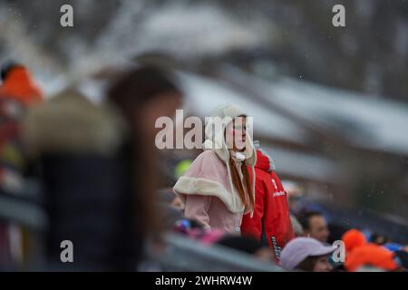 Soldeu, Andorra. Februar 2024. Animatoren in Aktion während der AUDI FIS Ski World Cup 2023/2024, 9. Damen Riesenslalom bei Avet. Quelle: SOPA Images Limited/Alamy Live News Stockfoto