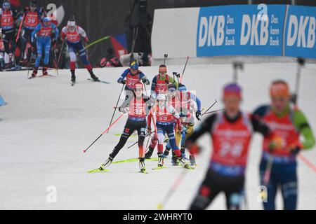 Mitte von links Janina Hettich-Walz aus Deutschland und Tereza Vobornikova aus Tschechien treten am 11. Februar 2024 in Nove Mesto na Morave, Bezirk Zdar, Region Vysocina, Tschechische Republik, bei der 10-km-Verfolgung der Frauen an. 2024. (CTK-Foto/Michal Kamaryt) Stockfoto