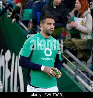 11. Februar 2024; Aviva Stadium, Dublin, Irland: Six Nations International Rugby, Irland gegen Italien; Conor Murray of Ireland tritt ins Spielfeld ein Stockfoto