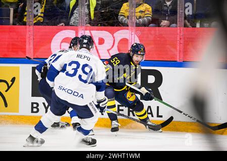 Karlstad, Schweden. Februar 2024. Schwedens Linus Johansson während des Eishockeyspiels am Sonntag bei den Beijer Hockey Games (Euro Hockey Tour) zwischen Schweden und Finnland in der Löfbergs Arena. Karlstad 11. Februar 2024.Foto: Pontus Lundahl/TT/Code 10050 Credit: TT News Agency/Alamy Live News Stockfoto