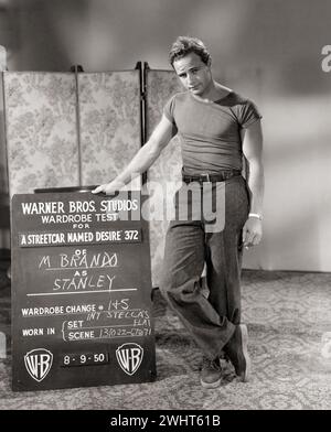 Hinter den Kulissen - Marlon Brando in „A Streetcar Named Desire“ (Warner Brothers, 1951) Stockfoto