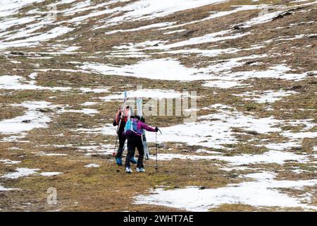 © PHOTOPQR/LA MONTAGNE/Richard BRUNEL ; ; 25/01/2024 ; Fermeture Remontees Mecaniques Station Ski La Sambuy, pour mag, neige, climat, Rebauffement, enneigement, montagne, Alpes, tourismus, Sport Hiver/Ete, Faverges le 23/01/2024 Foto Richard Brunel La Sambuy, Frankreich, 25. januar 204. Französische Nordalpen. In diesem Winter blieben die Skilifte in diesem Ferienort Haute-Savoie, wenige Kilometer von LakeAnnecy entfernt, stationär. Der zunehmend unvorhersehbare Schneefall und die hohen Wartungskosten haben die Gemeinde dazu gebracht, auf den Sessellift zu verzichten. Ausrüstung, die auch während der Summe weit verbreitet war Stockfoto