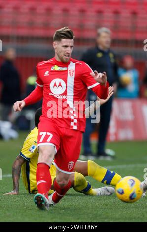 Monza Brianza, Italien. Februar 2024. Foto Alberto Mariani/LaPresse 11. Februar 2024 - Monza Brianza, Italia - Sport, calcio - Monza vs Hellas Verona - Campionato italiano di calcio Serie A Tim 2023/2024 - Stadio U-Pouwer. Nella Foto: Georgios Kyriakopoulos 11. Februar 2024 Monza Brianza Italien - Sport, Fußball - Monza vs Hella Verona - italienische Serie A timFußballmeisterschaft 2023/2024 - Stadio U-PouwerStadium. Im Bild: LaPresse/Alamy Live News Stockfoto