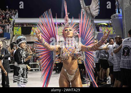 Carnaval SP Turis 2024 - Gavioes da fiel SAO PAULO SP, 11/2023 - Karneval SP Turis /Parade der Schulen der Sondergruppe Sabrina Sato, bei einer Parade am Samstag Abend im Anhembi Sambodromo, Sao Paulo 11. IMAGO / Jefferson Aguiar Sao Paulo Brasilien Copyright: XJeffersonxAguiarx Stockfoto