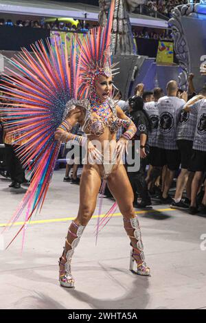 Carnaval SP Turis 2024 - Gavioes da fiel SAO PAULO SP, 11/2023 - Karneval SP Turis /Parade der Schulen der Sondergruppe Sabrina Sato, bei einer Parade am Samstag Abend im Anhembi Sambodromo, Sao Paulo 11. IMAGO / Jefferson Aguiar Sao Paulo Brasilien Copyright: XJeffersonxAguiarx Stockfoto