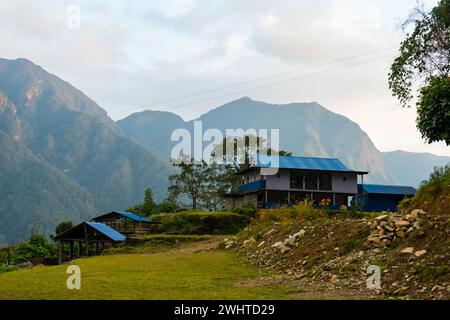 Ein typisches nepalesisches Dorf in Yamphudin, Khebang, Taplejung, Nepal Stockfoto