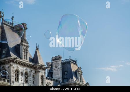 Architektonische Details der Pariser Gebäude Stockfoto