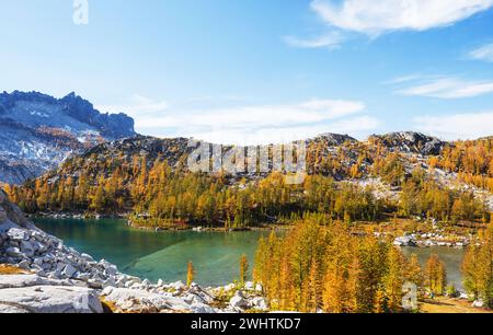 Der Lake Viviane in den Enchantments, Alpine Lakes Wilderness, Washington, USA Stockfoto