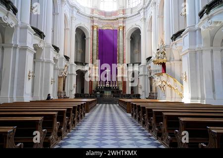 Innenansicht, St. Trinitatis-Dom, Altar, Kirchenschiff, Dresden, Freistaat Sachsen, Deutschland Stockfoto