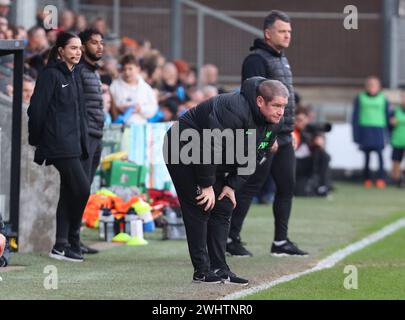 Dartford, Großbritannien. Februar 2024. Matt Beard Manager der Liverpool Women während des Fünften Roundsoccer-Spiels zwischen London City Lionesses Women und LiverpoolWomen im Princes Park, Dartford, Großbritannien - 11. Februar 2024. Quelle: Action Foto Sport/Alamy Live News Stockfoto