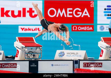 Doha, Katar. Februar 2024. DOHA, KATAR - 11. FEBRUAR: Caspar Corbeau aus den Niederlanden tritt am 10. Tag im Halbfinale der Männer mit 100-m-Brustschlag an: Schwimmen bei der Doha-Aquatikweltmeisterschaft 2024 am 11. Februar 2024 in Doha, Katar. (Foto: MTB-Photo/BSR Agency) Credit: BSR Agency/Alamy Live News Stockfoto