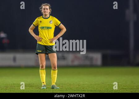 Heerenveen, Niederlande. Februar 2024. HEERENVEEN, NIEDERLANDE - 11. FEBRUAR: Charlotte Hulst von Fortuna Sittard ist enttäuscht beim niederländischen Azerion Vrouwen Eredivisie Spiel zwischen sc Heerenveen und Fortuna Sittard im Sportpark Skoatterwald am 11. Februar 2024 in Heerenveen, Niederlande. (Foto: Pieter van der Woude/Orange Pictures) Credit: Orange Pics BV/Alamy Live News Stockfoto