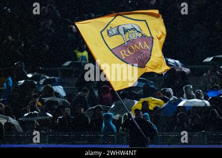 Rom, Italien. Februar 2024. AS Roma Flag während der Serie A Spiel zwischen AS Roma und FC Internazionale im Stadio Olimpico am 10. Februar 2024 in Rom, Italien. Quelle: Giuseppe Maffia/Alamy Live News Stockfoto