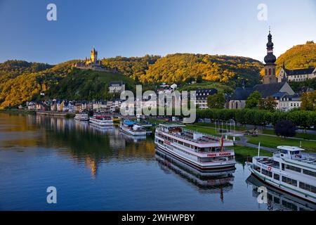 Stadtblick von Cochem an der Mosel mit Reichsburg, Rheinland-Pfalz, Deutschland, Europa Stockfoto