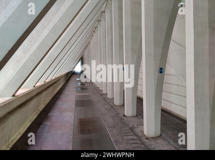 Korridor im Bahnhof LiÃ¨ge-Guillemins, Architekt Santiago Calatrava, Belgien, Europa Stockfoto