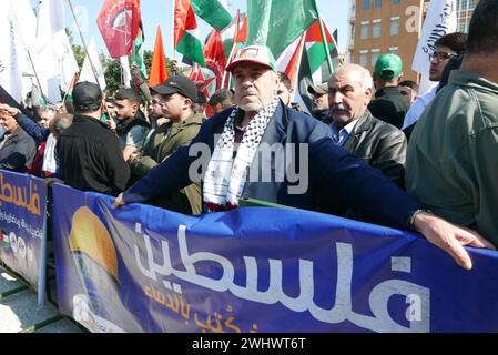 Beirut, Libanon. Februar 2024. Ein Schuss propalästinensischer Proteste in Beirut, Libanon, 11. Februar 2024. (Foto: Elisa Gestri/SIPA USA) Credit: SIPA USA/Alamy Live News Stockfoto