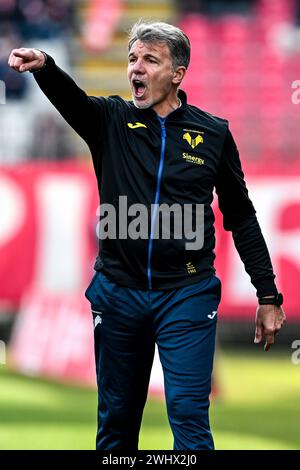 Monza, Italien. Februar 2024. Monza, Italien, 11.02.24: Cheftrainer Hellas Verona Marco Baroni während des Spiels der Serie A zwischen AC Monza und Hellas Verona im U-Power Stadion in Monza, Italia Soccer (Cristiano Mazzi/SPP) Credit: SPP Sport Press Photo. /Alamy Live News Stockfoto