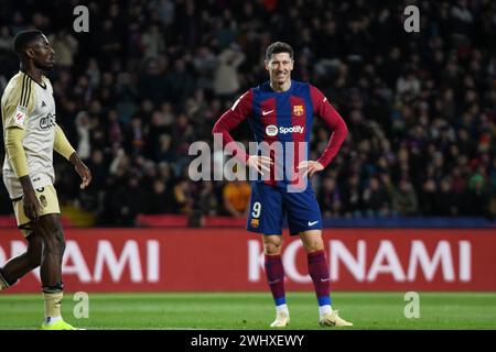 Girona, Spanien. Februar 2024. BARCELONA, SPANIEN - 11. FEBRUAR: Robert Lewandowski reagiert während des Spiels zwischen dem FC Barcelona und Granada als Teil der La Liga im Olympiastadion Lluís Companys am 11. Februar 2024 in Girona, Spanien. (Foto: Sara Aribó/PxImages) Credit: PX Images/Alamy Live News Stockfoto