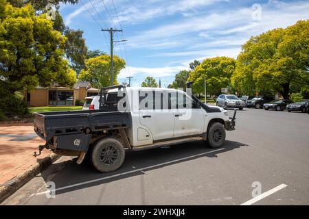 2018 weißer Toyota Landcruiser Utility Truck im Stadtzentrum von Mudgee, Australien Stockfoto