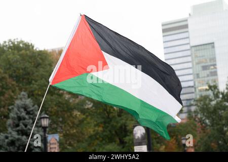 Toronto, Kanada - 18. Oktober 2023: Der urbane Rhythmus nimmt einen neuen Beat auf, als Toronto Kundgebungen abgibt und ein tiefgreifendes Bekenntnis zur Einheit abgibt Stockfoto