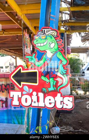 Restaurant-WC-Schild in Casibari Felsformationen, Paradera, Aruba, ABC-Inseln, Leeward Antilles, Karibik Stockfoto
