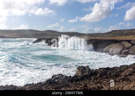 Felsige Küste bei Natural Bridge Aruba, Santa Cruz, Aruba, ABC Inseln, Leeward Antilles, Karibik Stockfoto